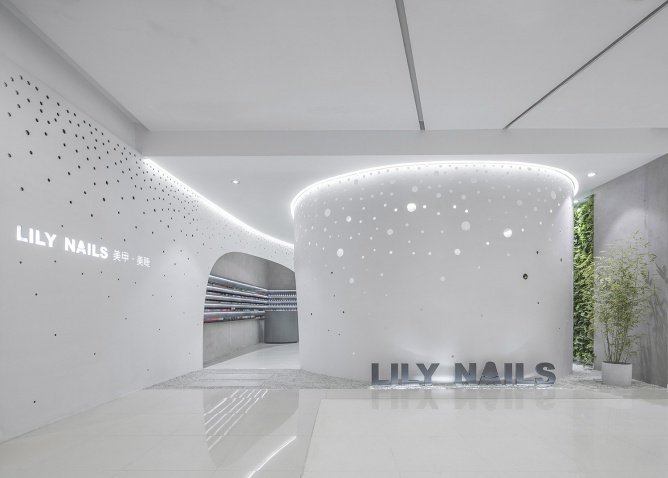 Lily Nailsޕ(hu)